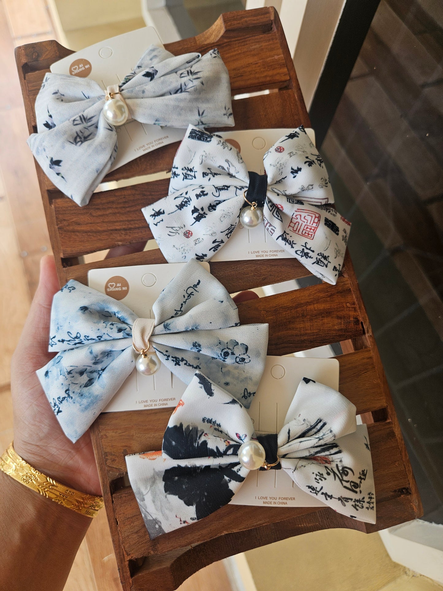 Retro bows 1