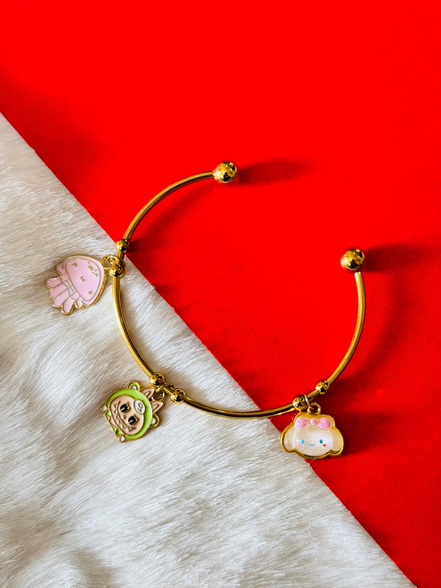 Adjustable charm kadas