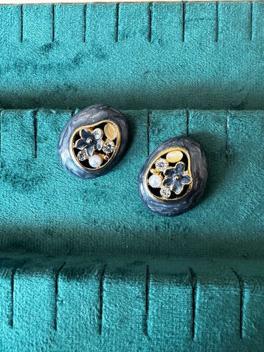 Oval flower studs