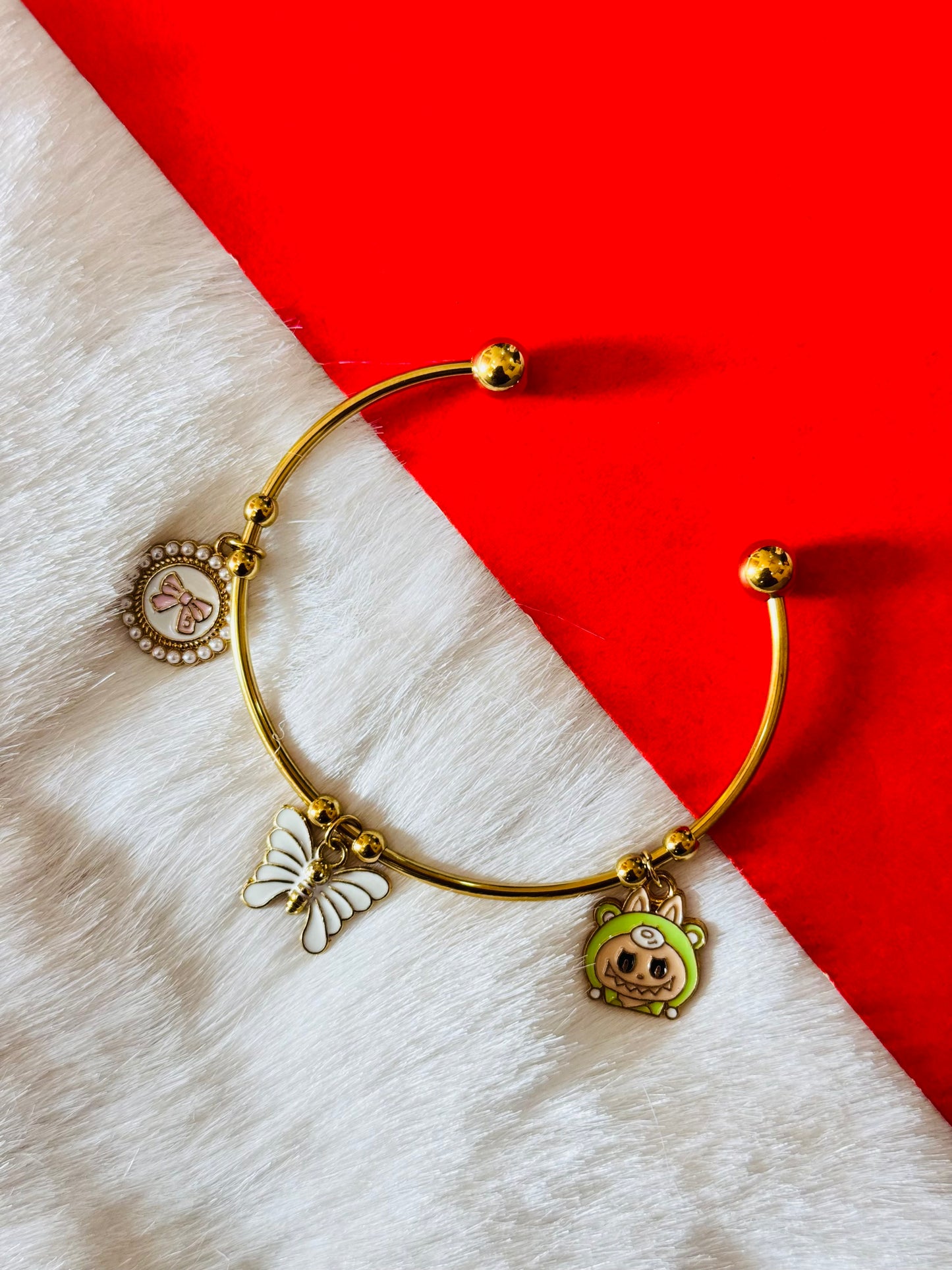 Adjustable charm kadas