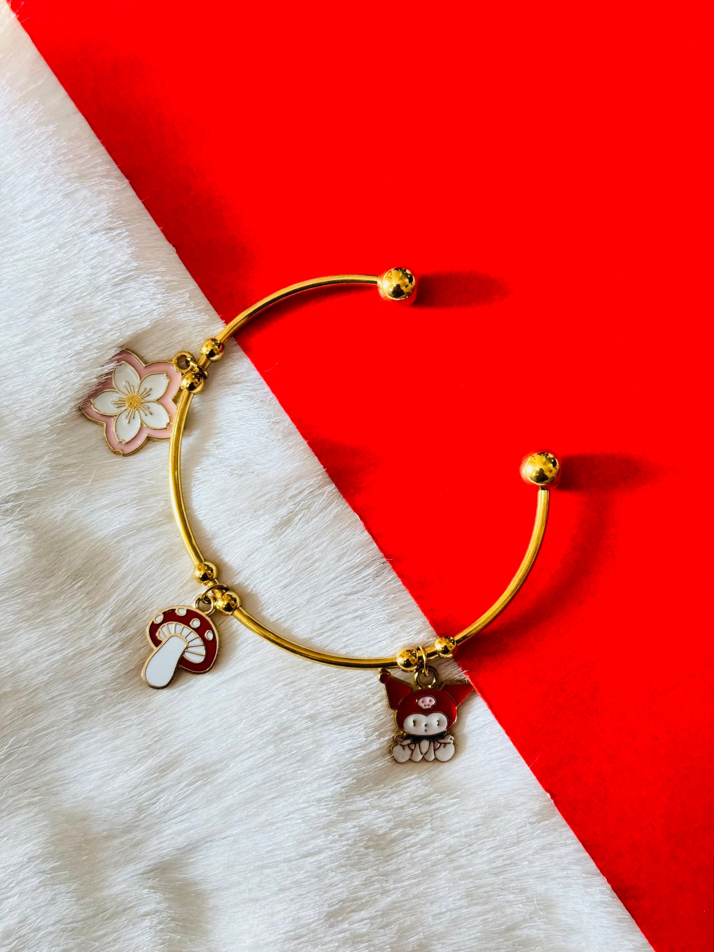 Adjustable charm kadas