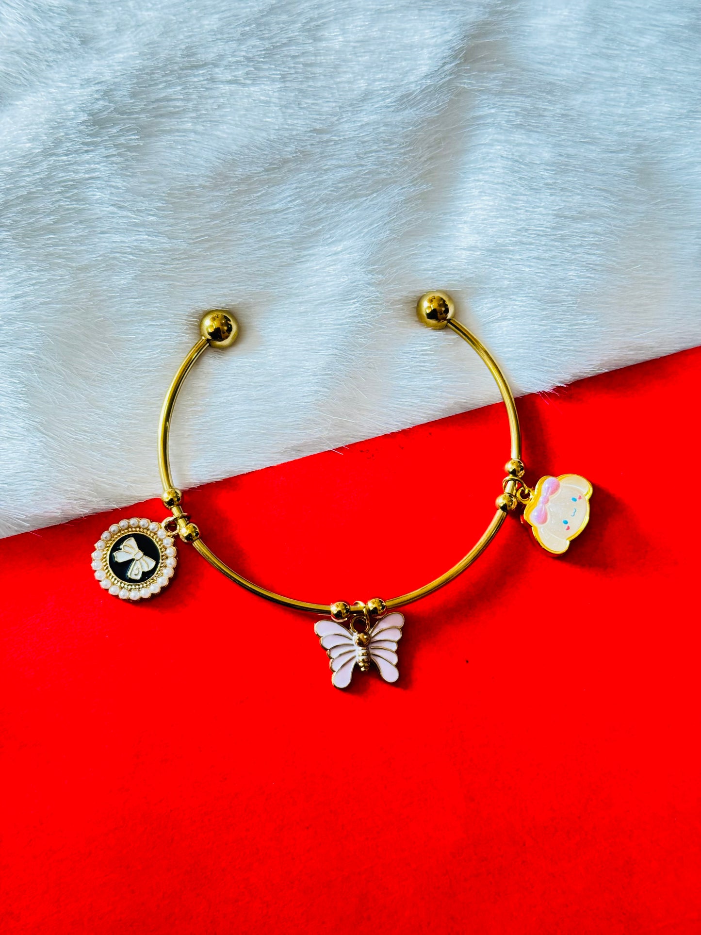 Adjustable charm kadas