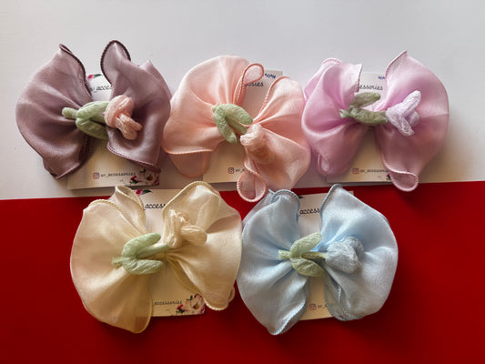 Tulip satin bow jumbo clips