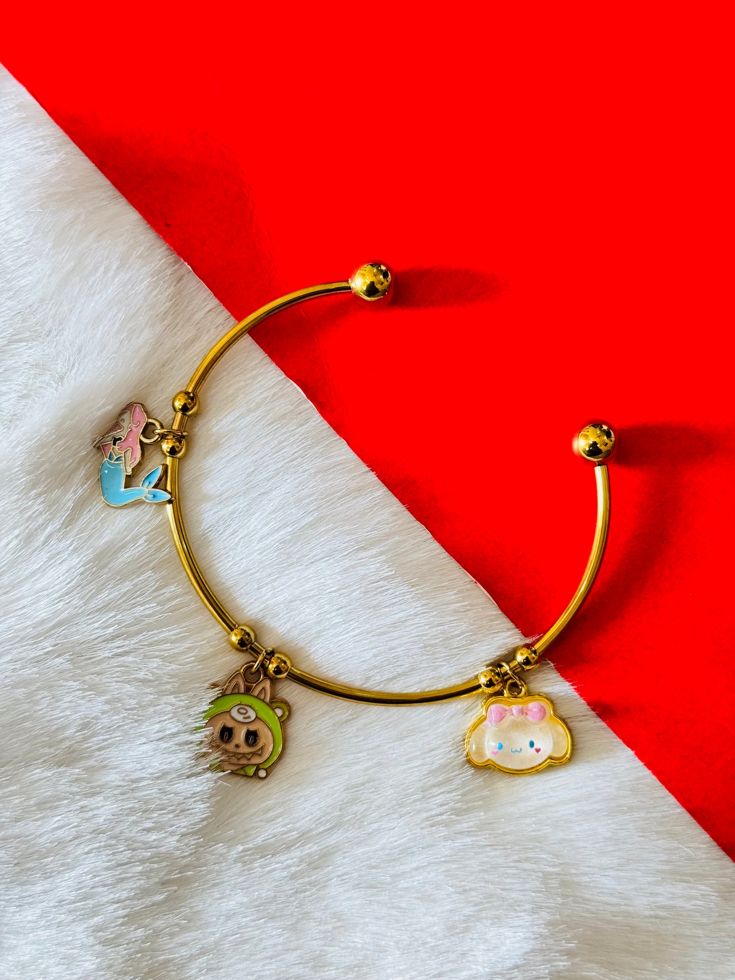 Adjustable charm kadas