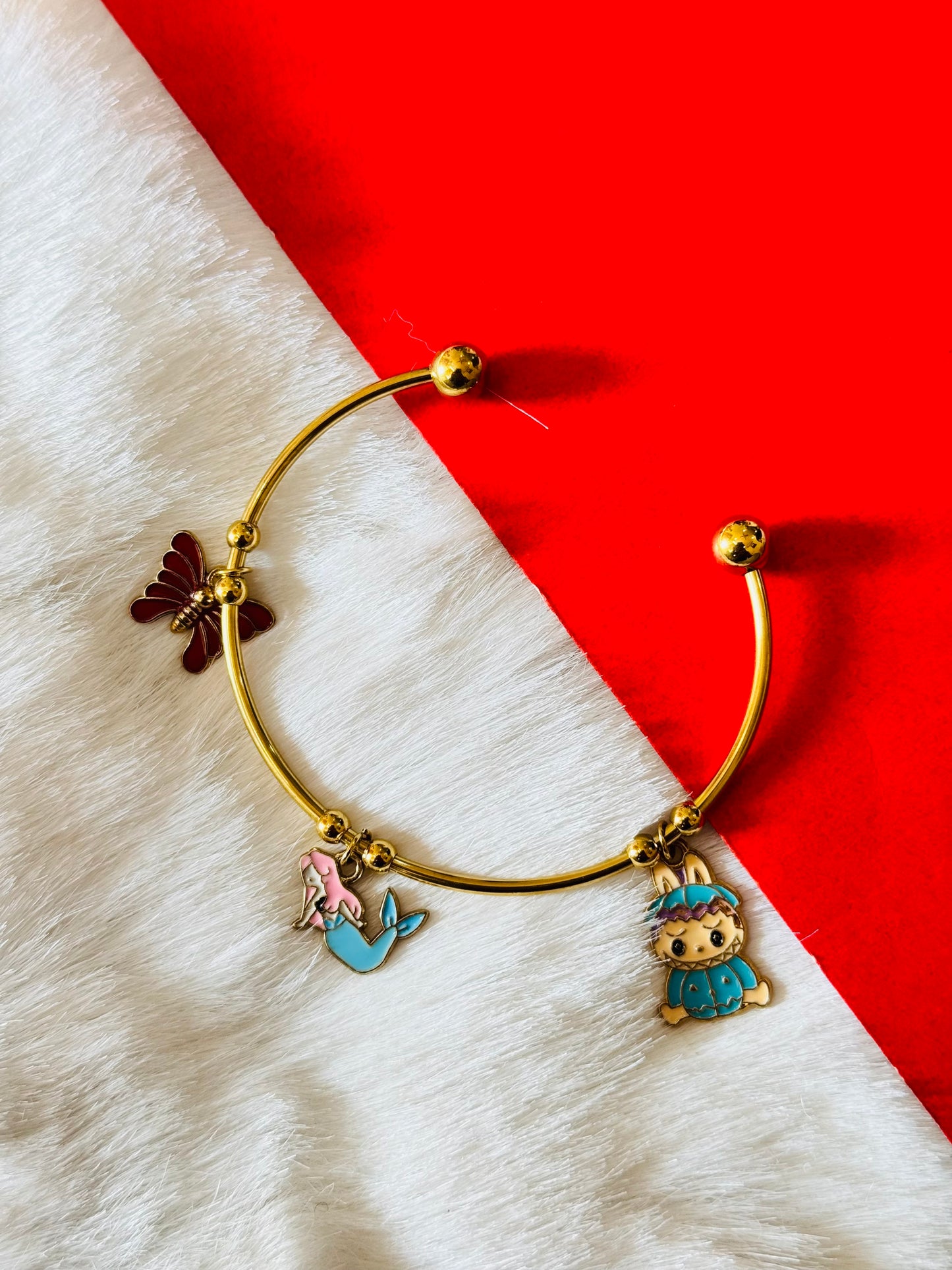 Adjustable charm kadas