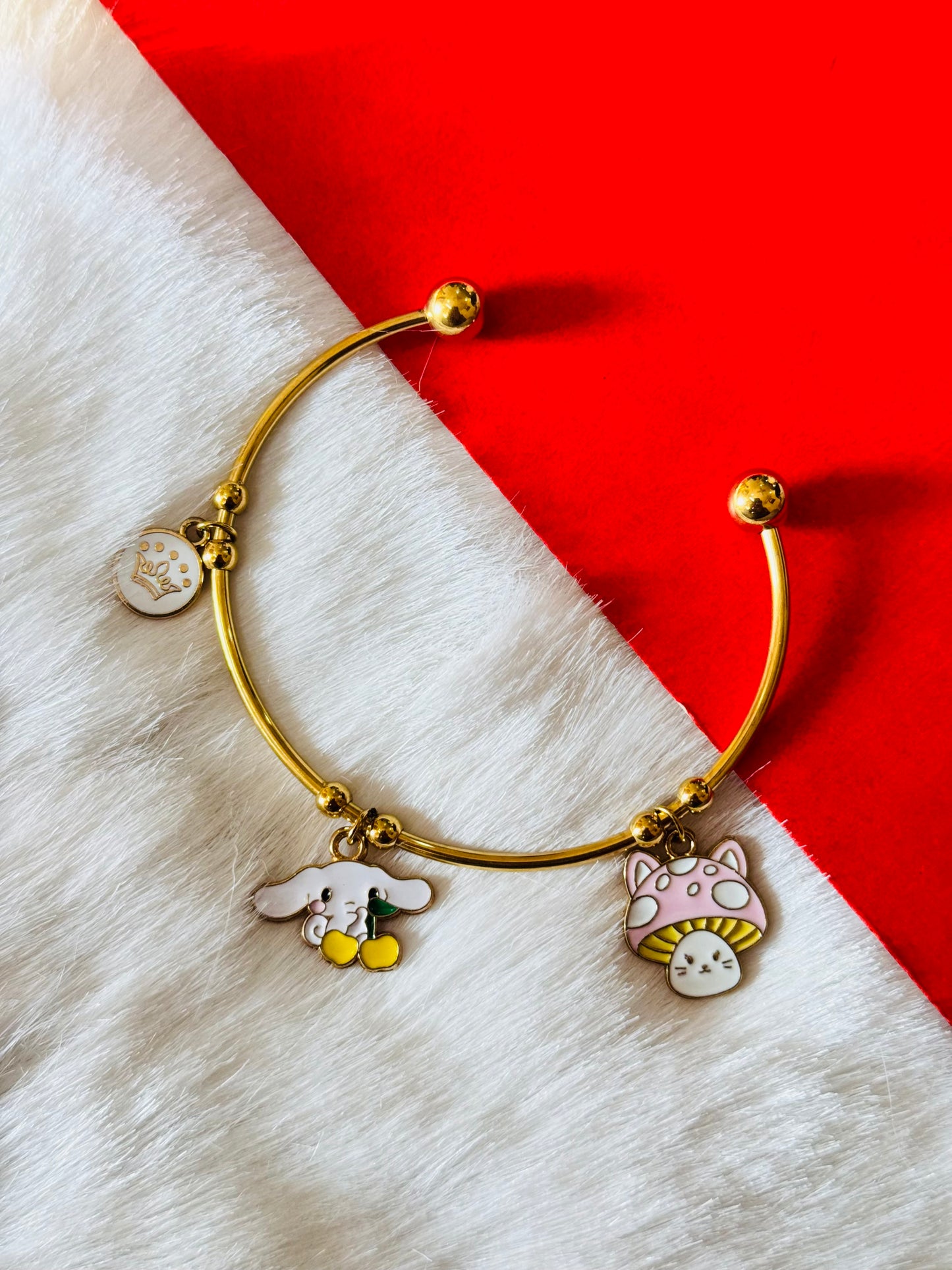 Adjustable charm kadas