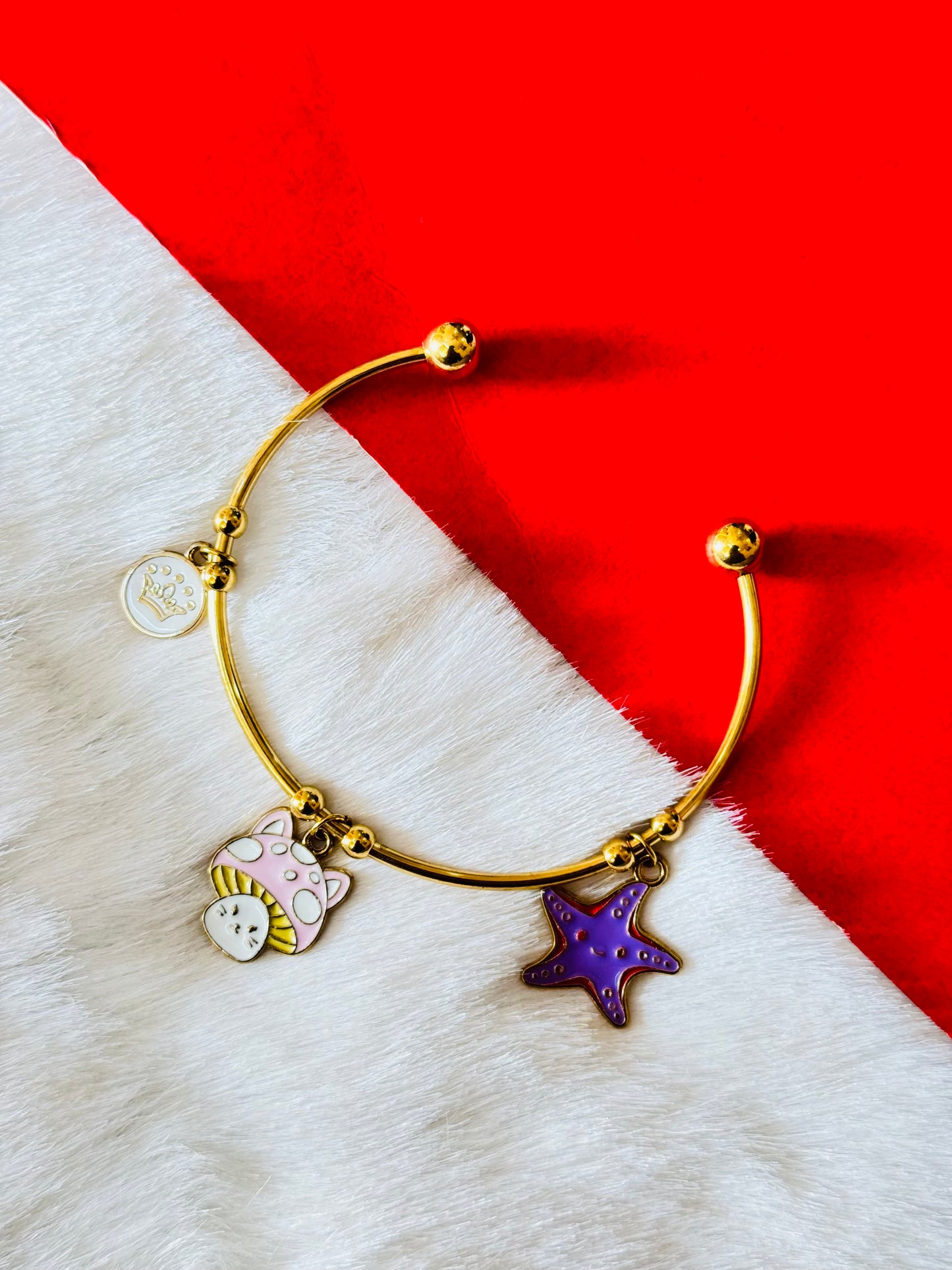 Adjustable charm kadas