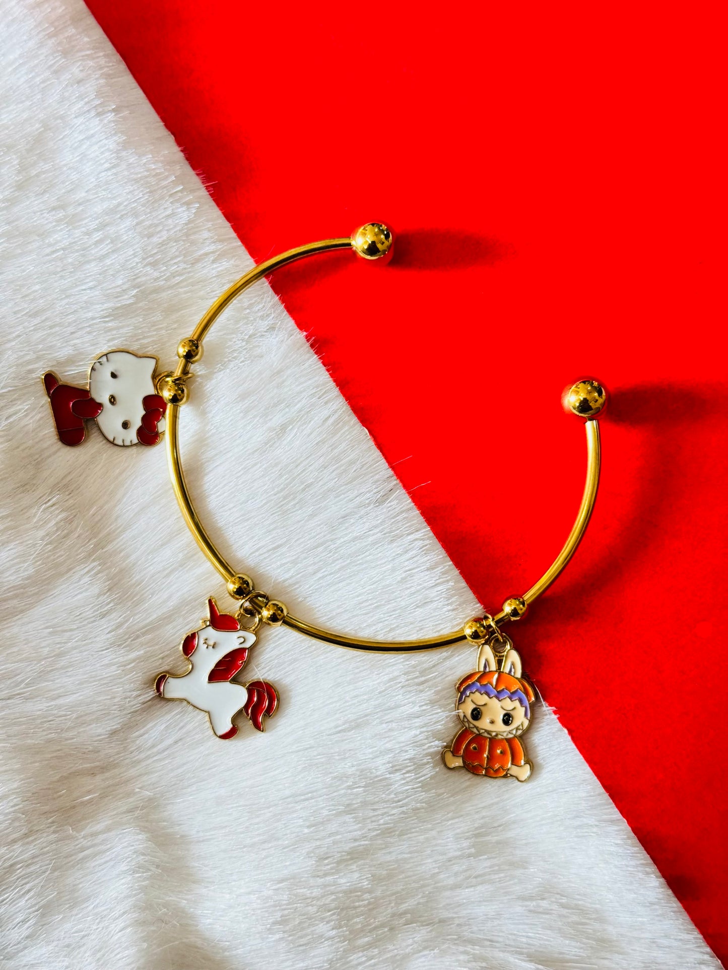 Adjustable charm kadas