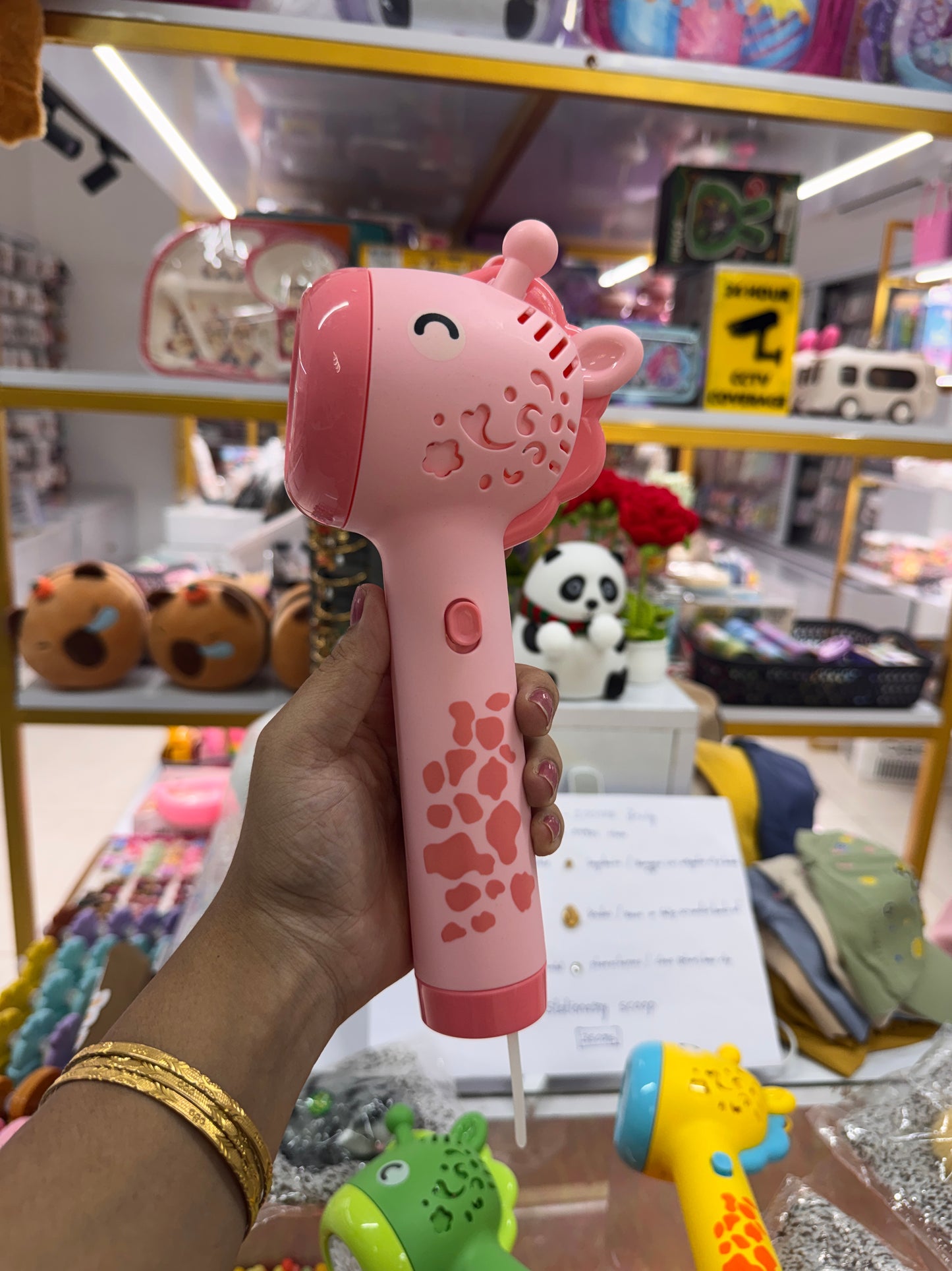 Giraffe bubble gun