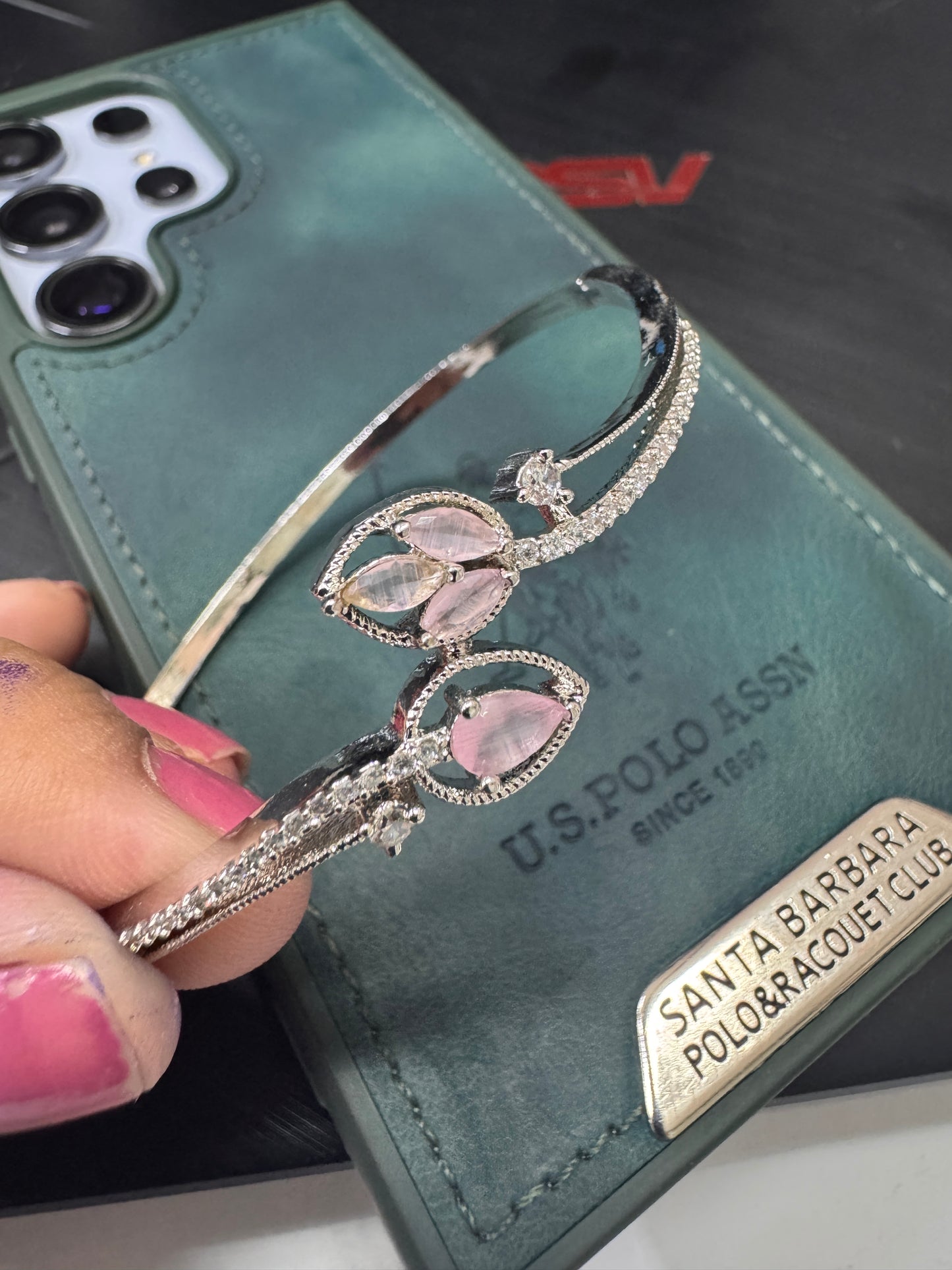 Pink stone kada
