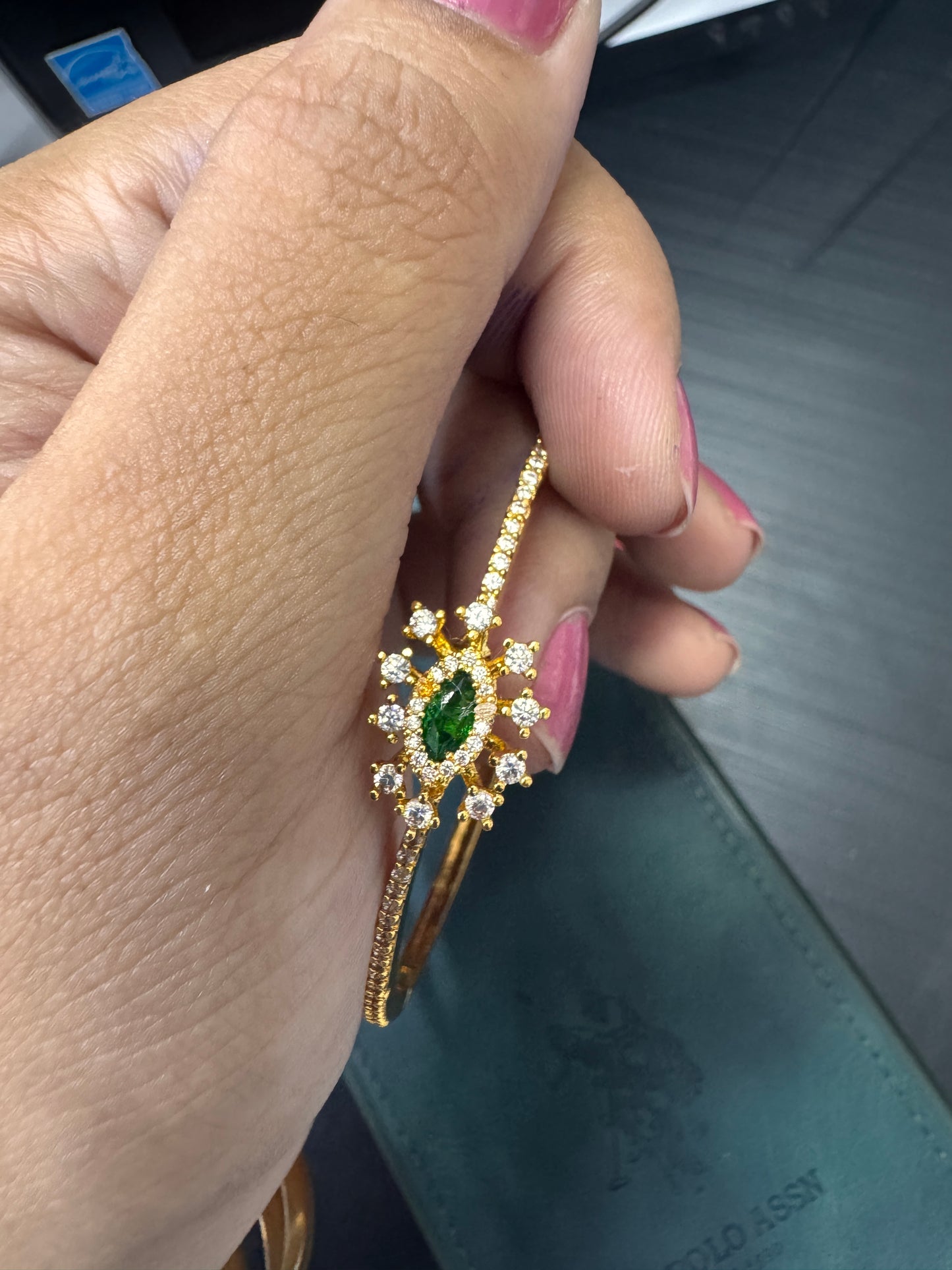 Emerald kada