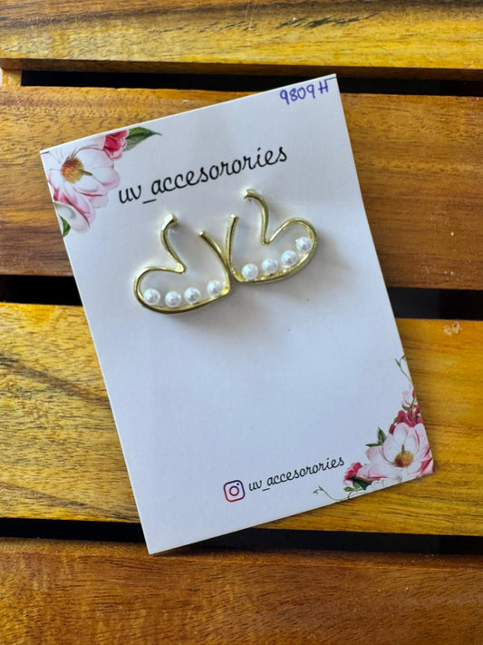 Heart pearl studs