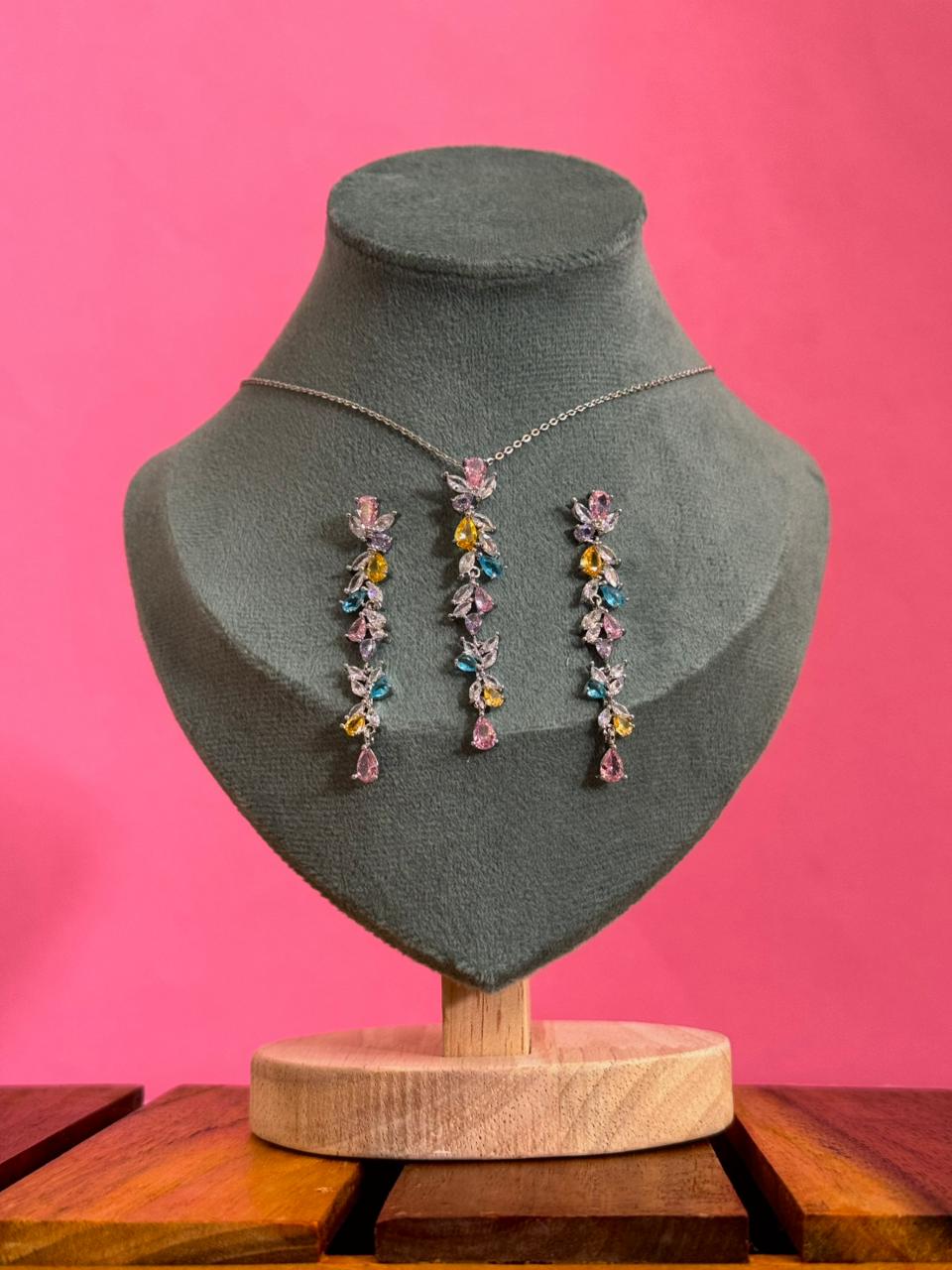 Multi flower 18k set