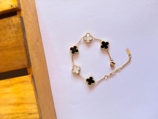 Black and white clove bracelet
