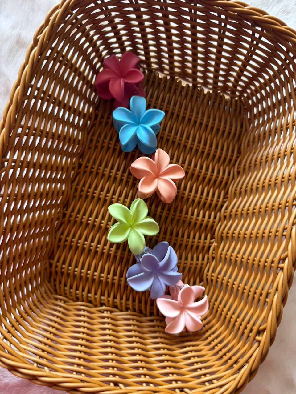 Flower claw plain medium