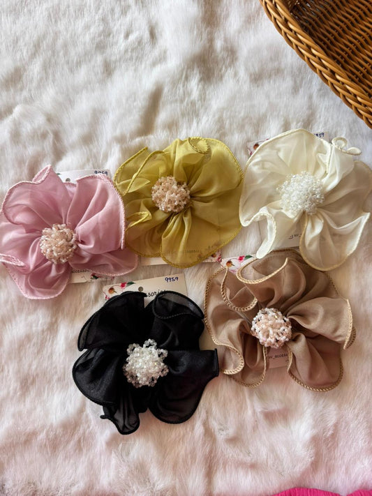 Stone flower satin clips