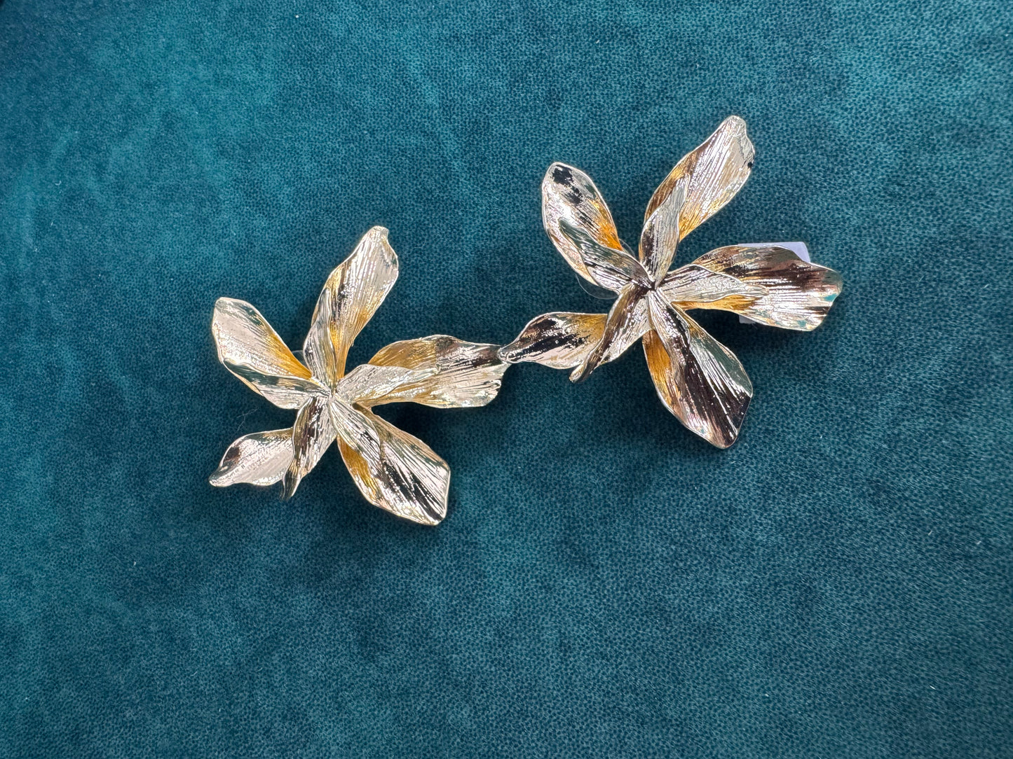 Gold jumbo flower studs