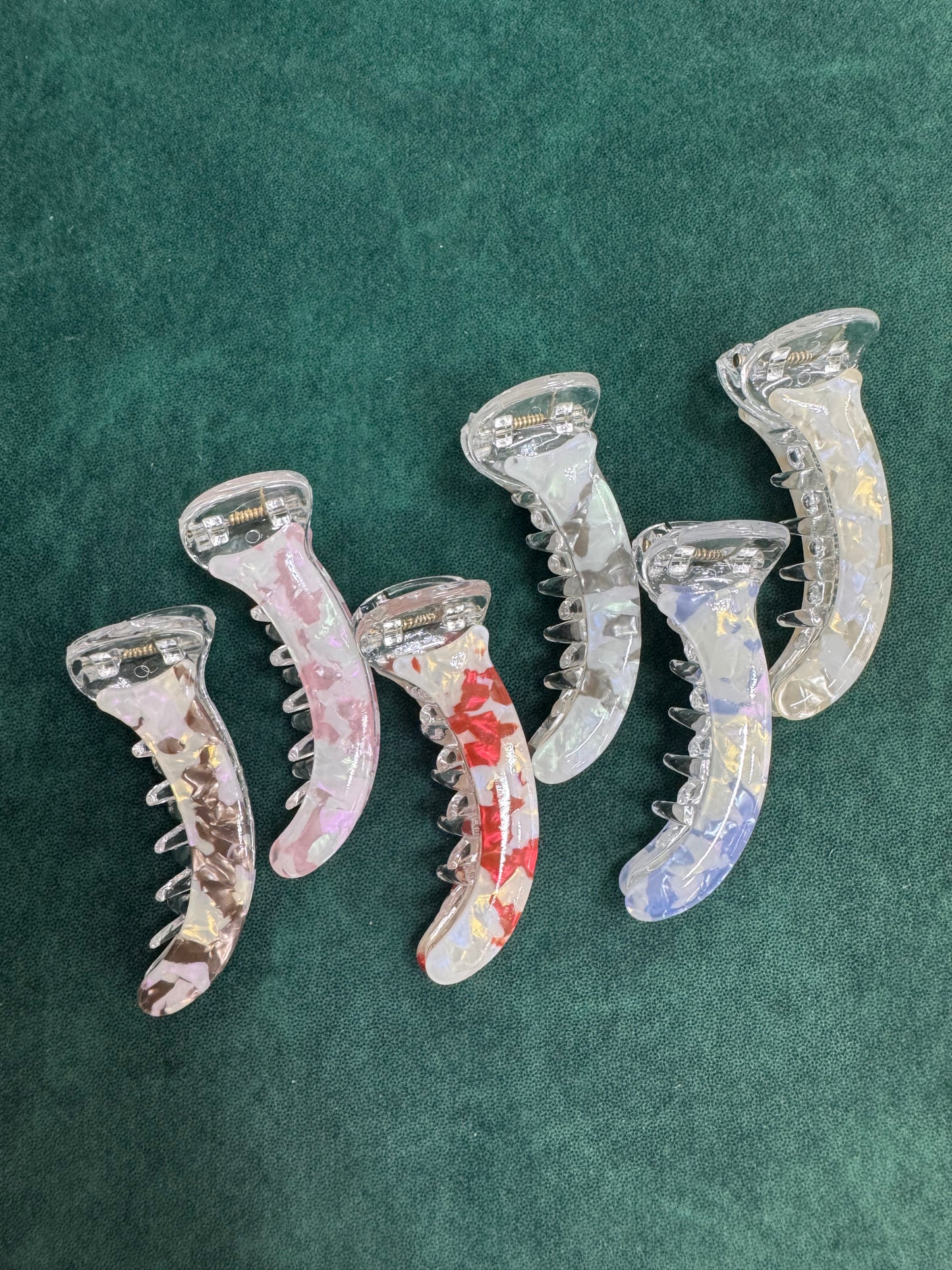 Glass banana clips