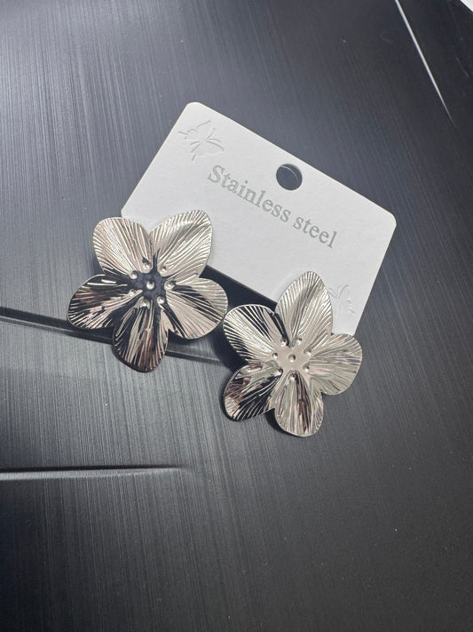 Anti tarnish silver studs