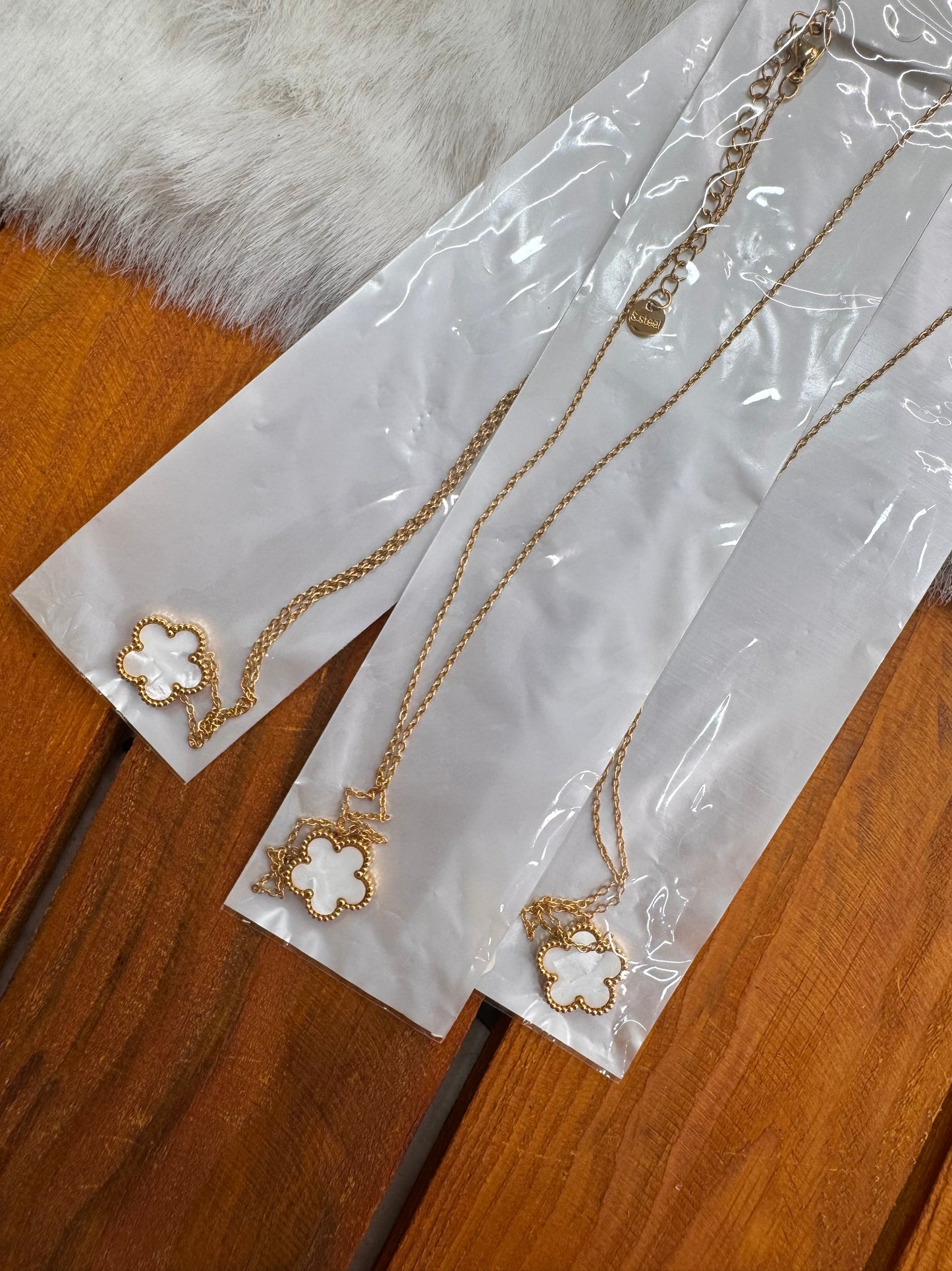 Marble flower chain