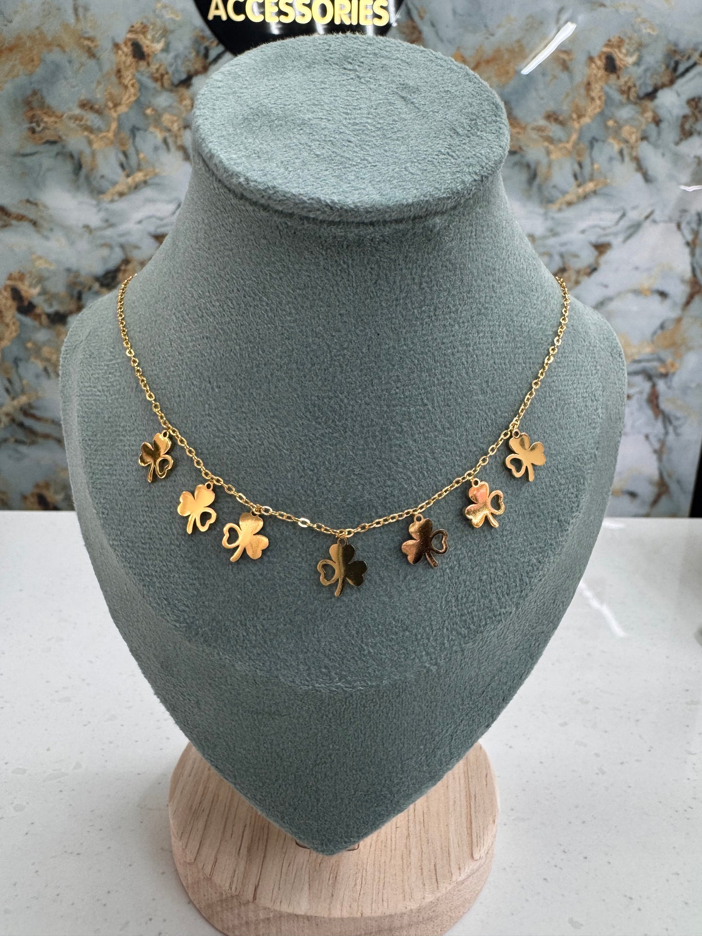 Clover anti tarnish necklace