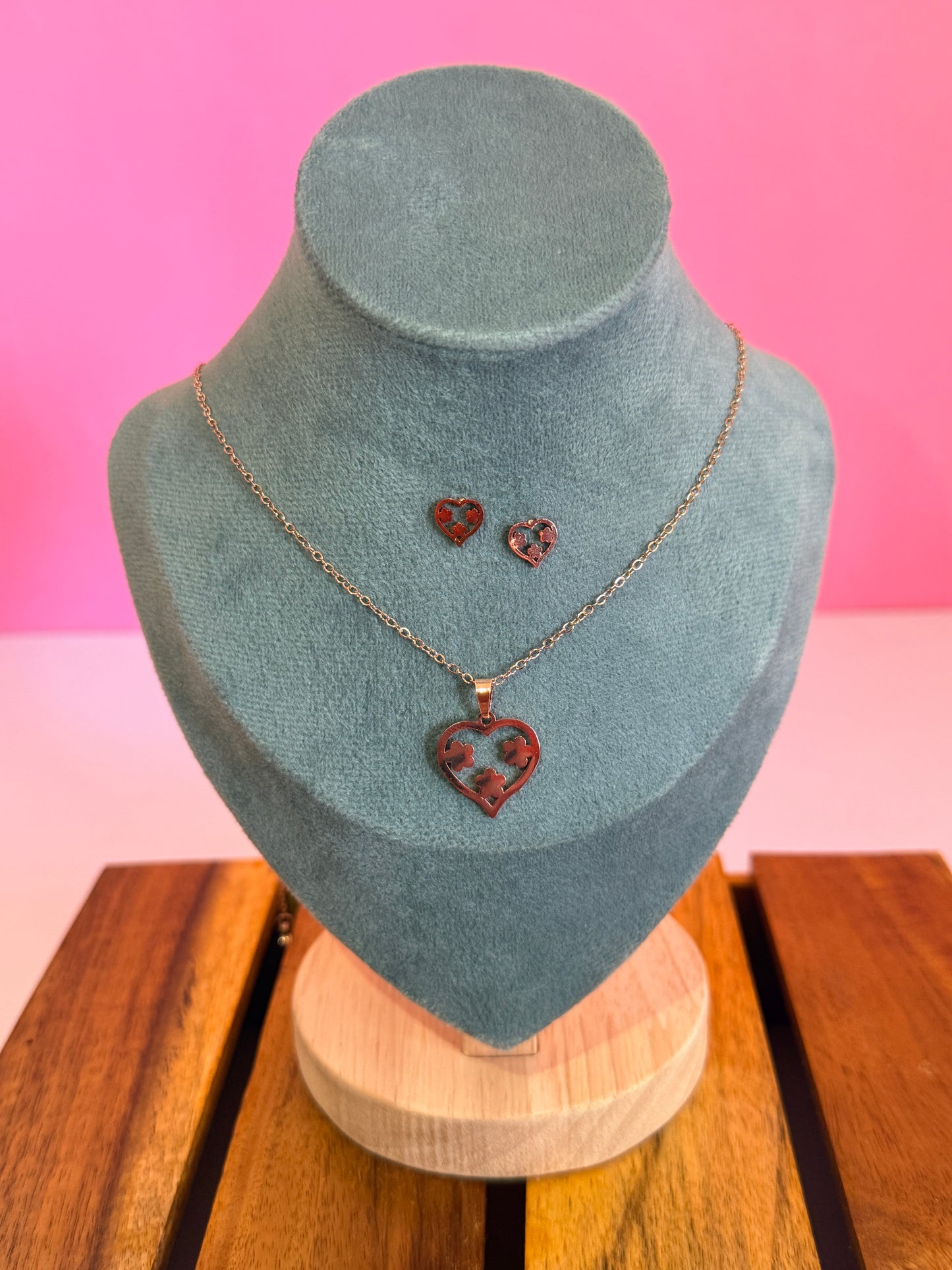 Heart chain set