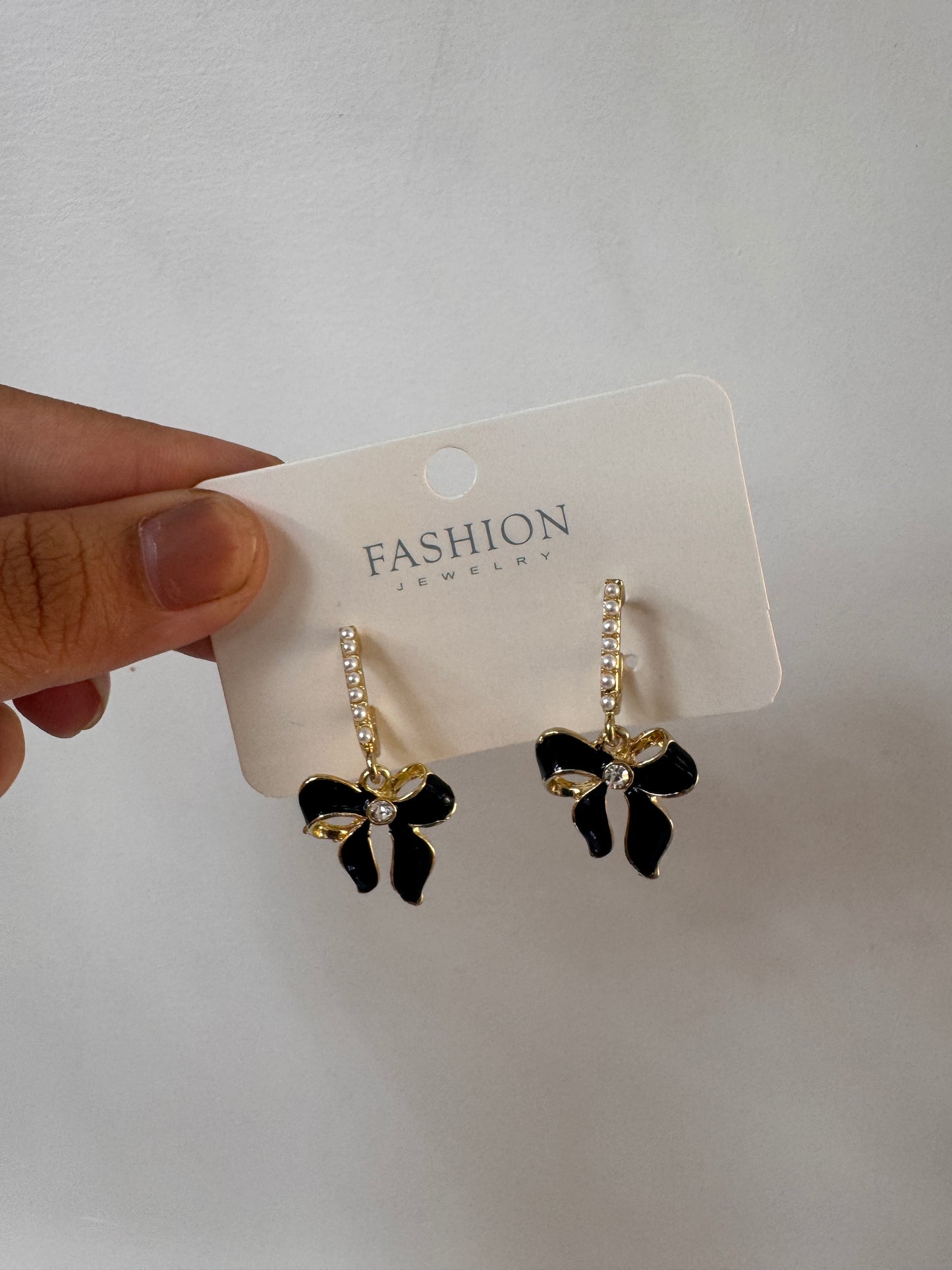 Bow earrings