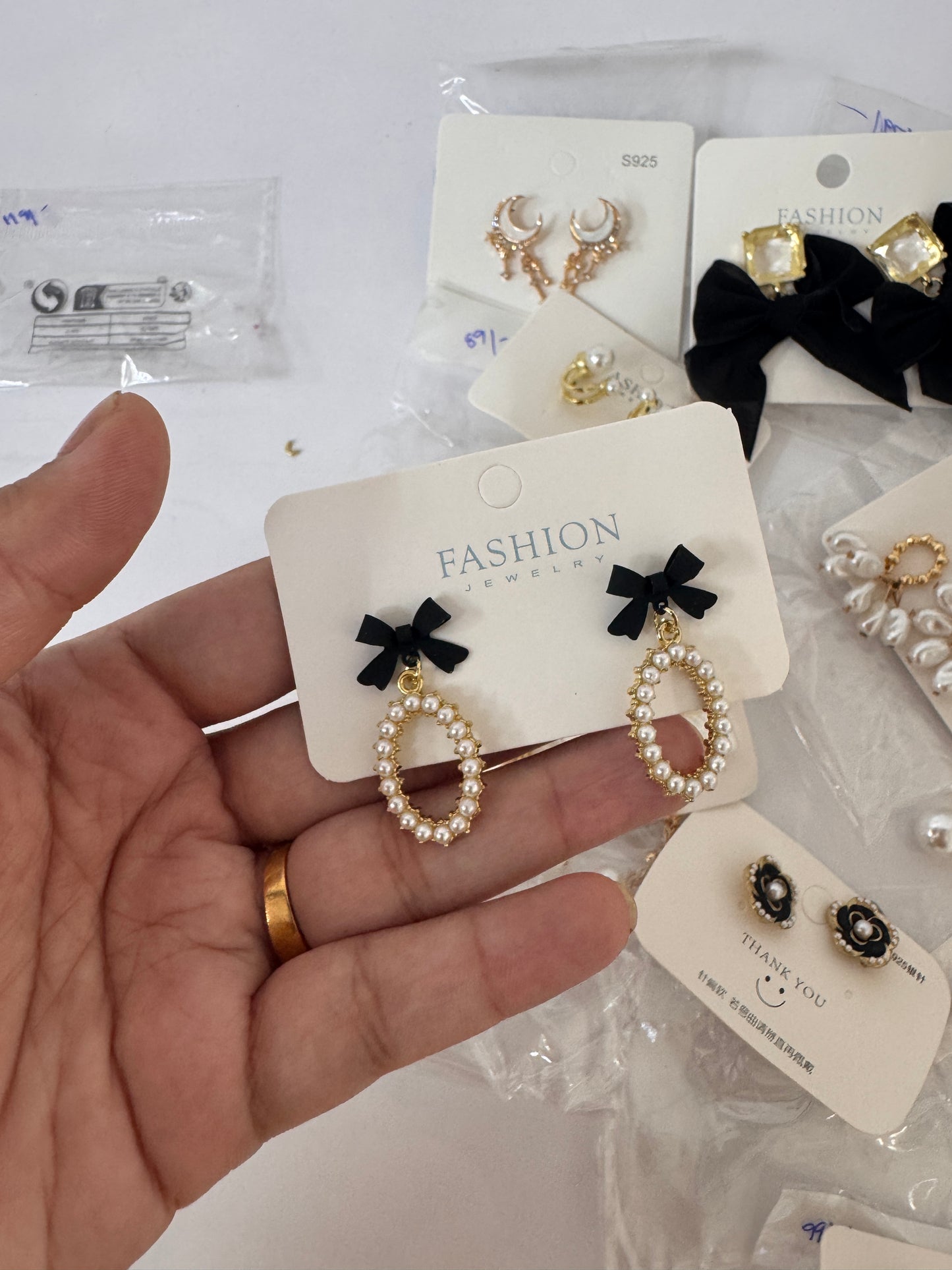 Bow pearl earrings