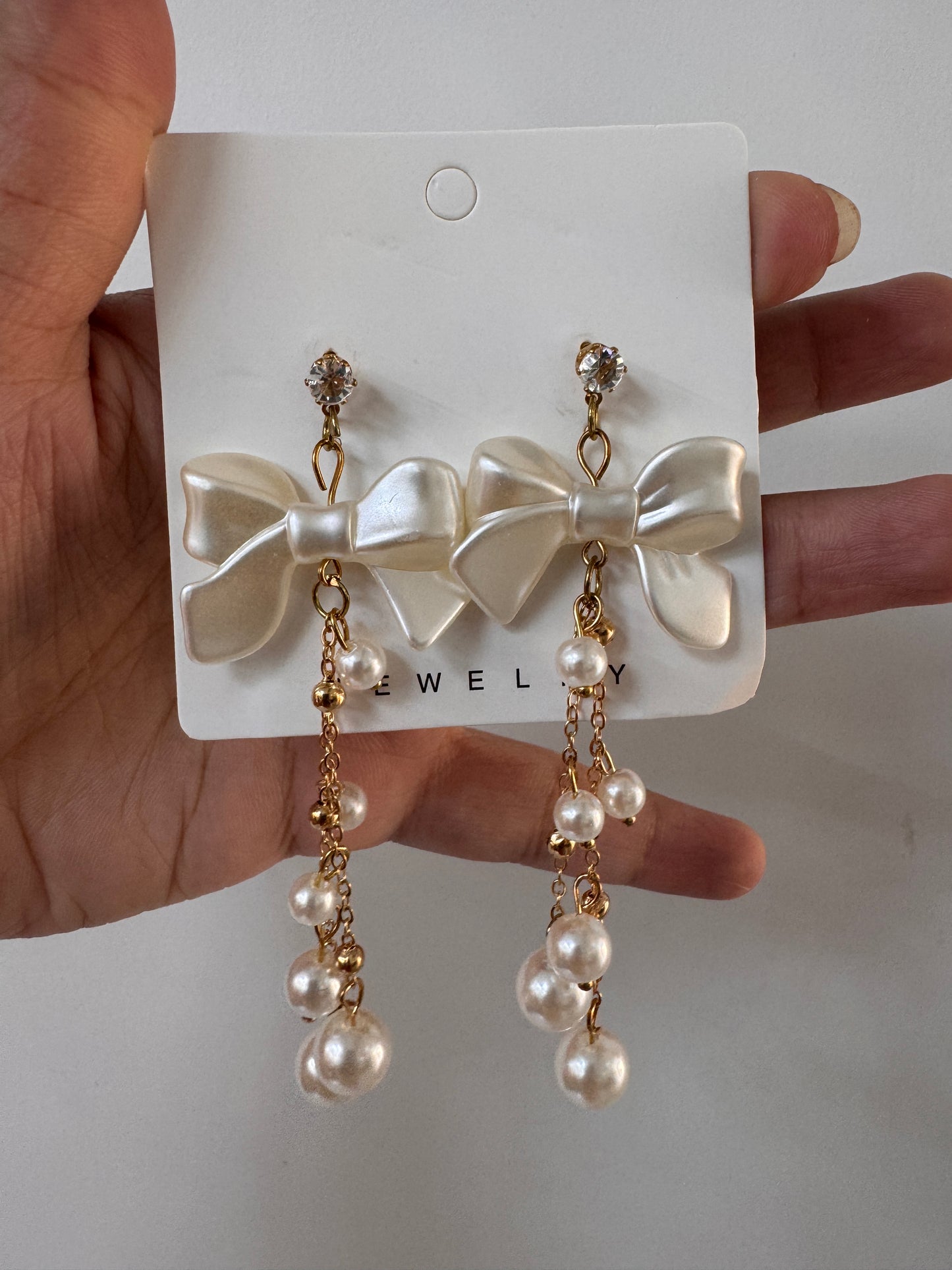 Bow pearl earrings