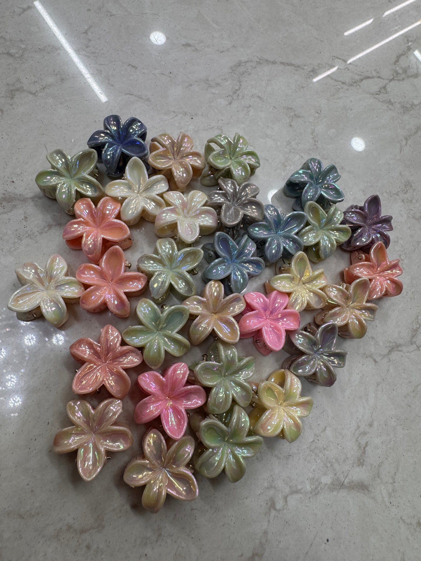 Metallic pastel flower claws