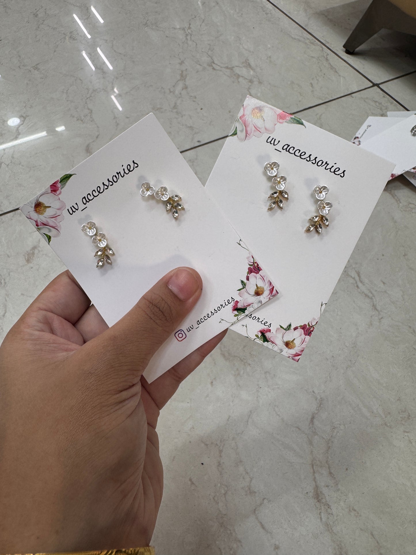 Mini flower studs