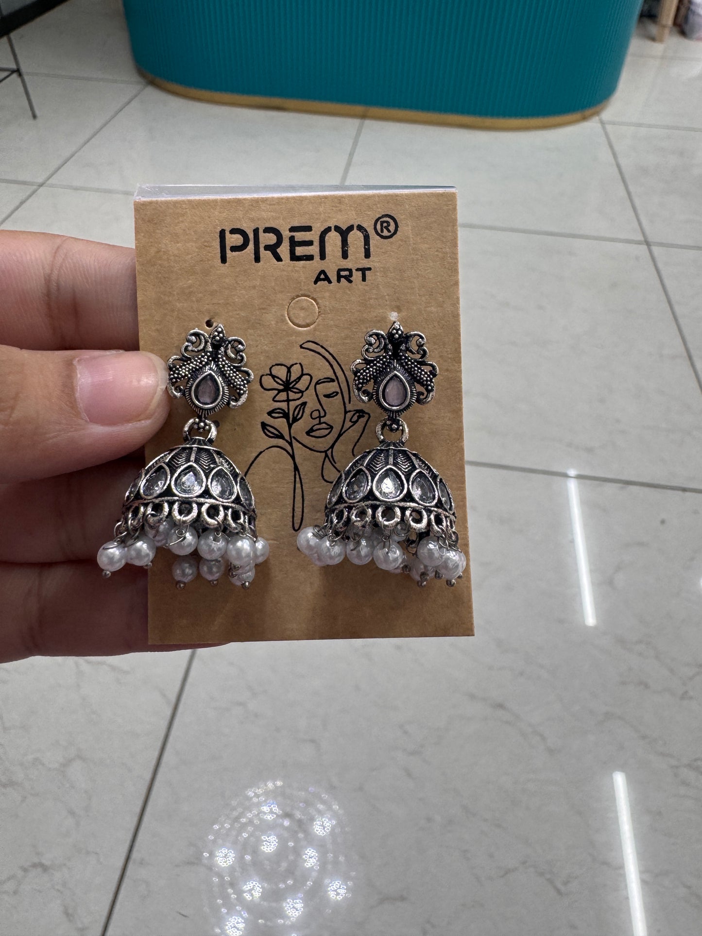 Kundan jhumkas
