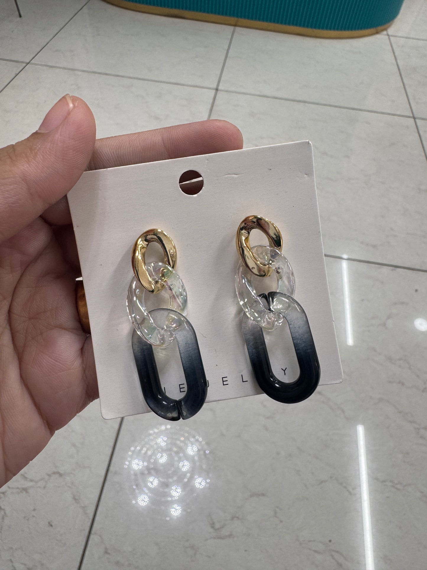 Links earrings