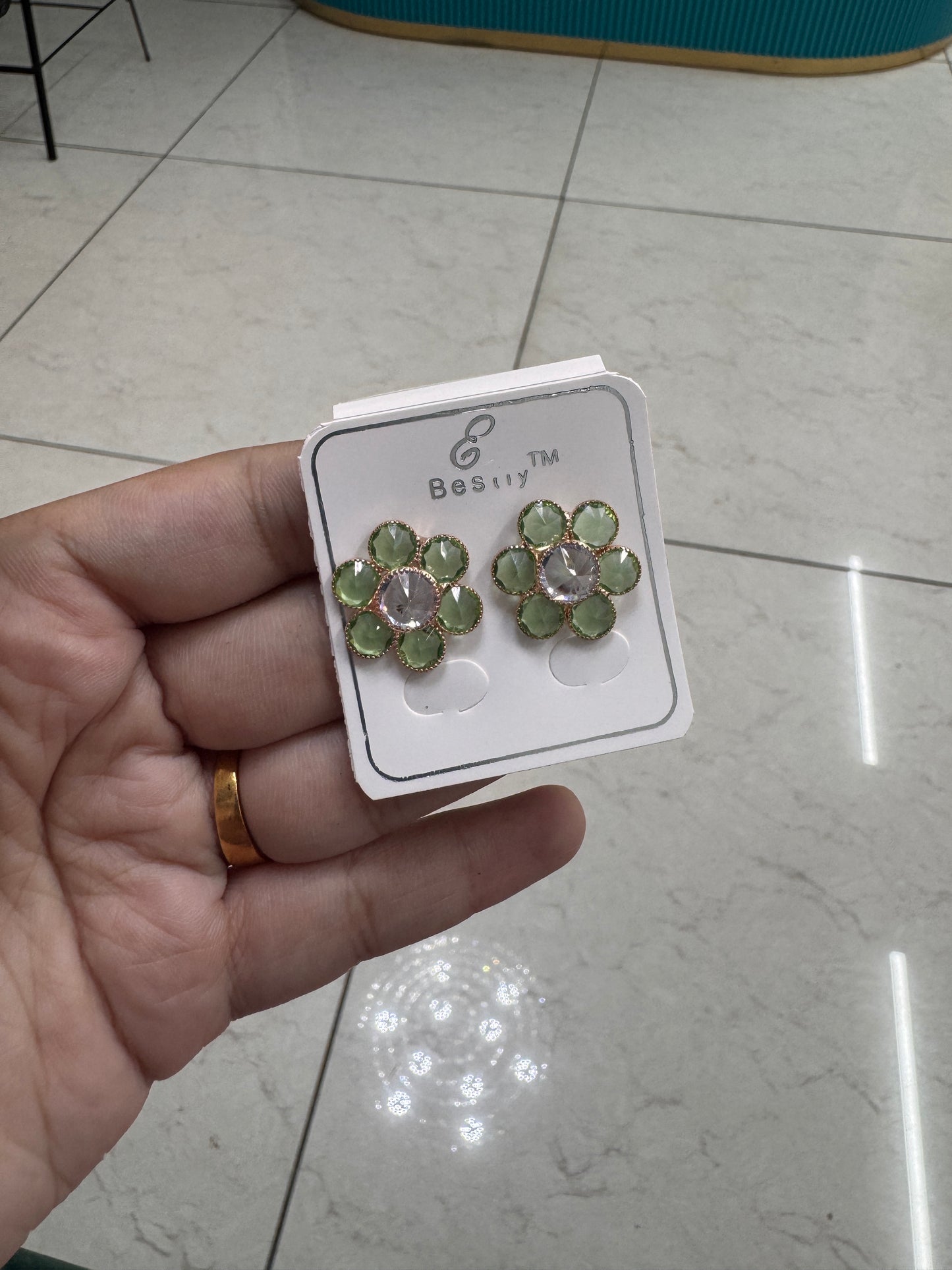 Flower stone studs