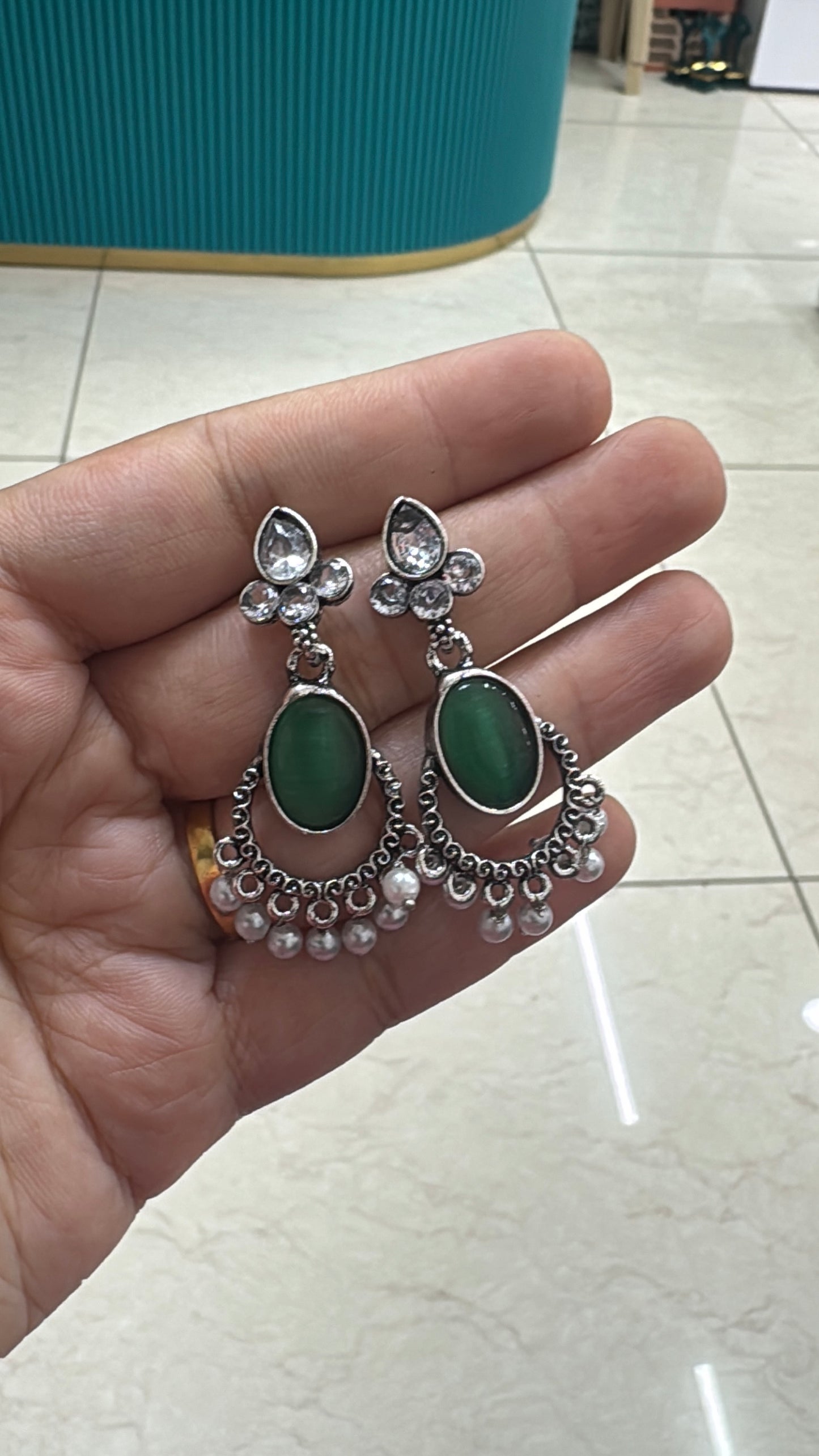 Kundan chandbalis