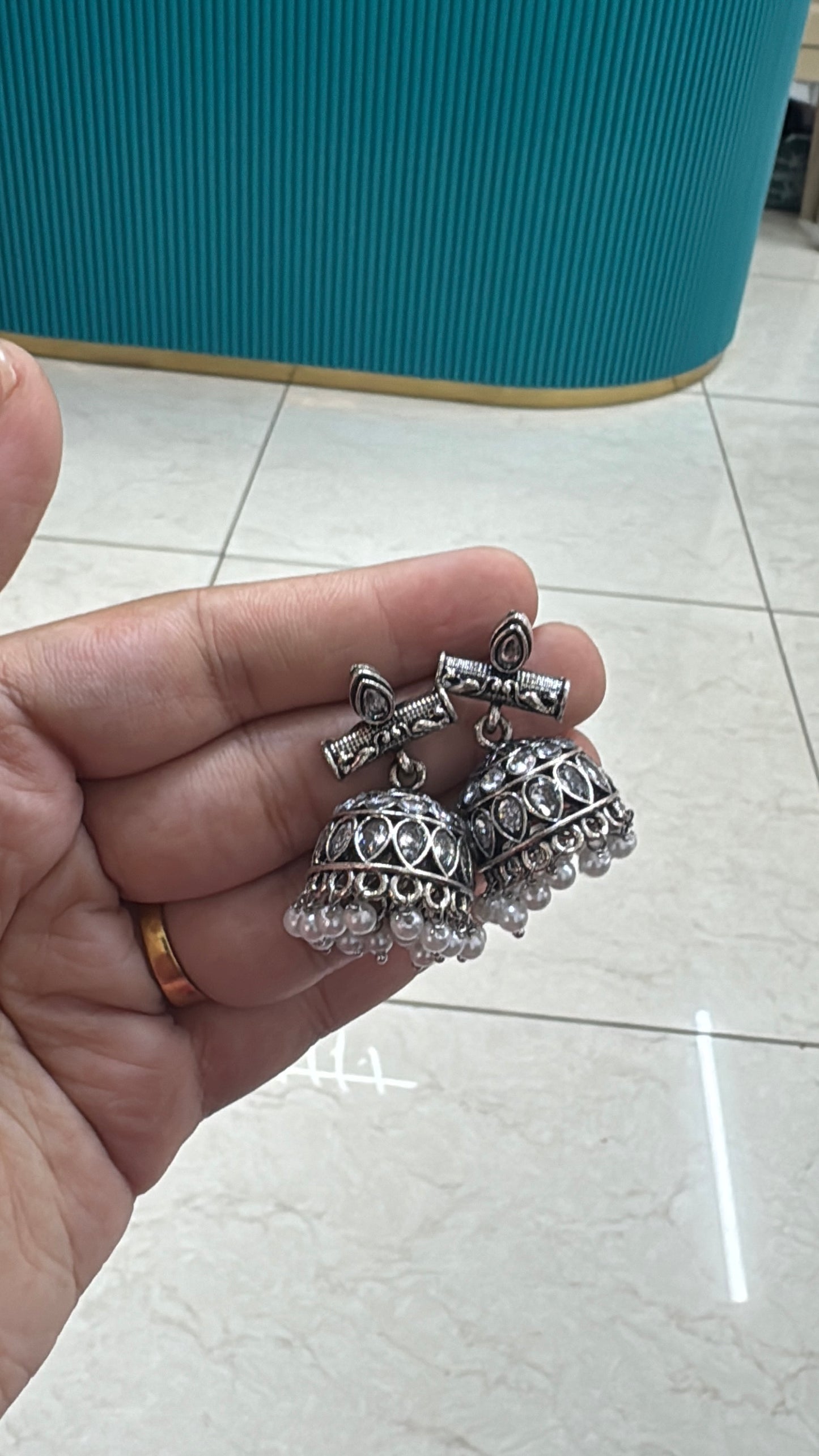 Kundan jhumkas