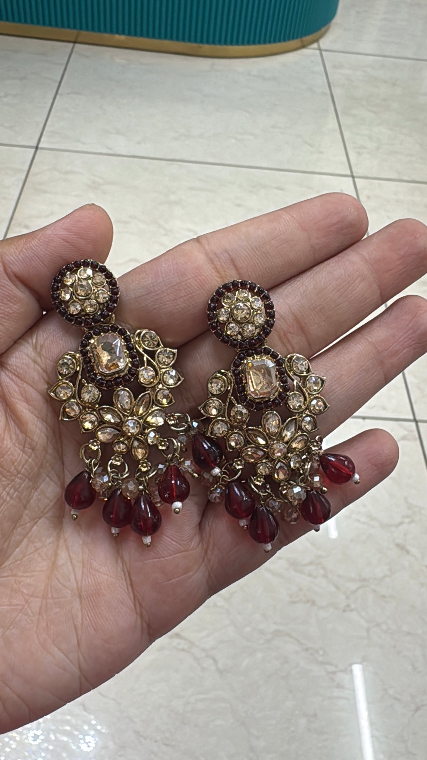 Gold kundan earrings