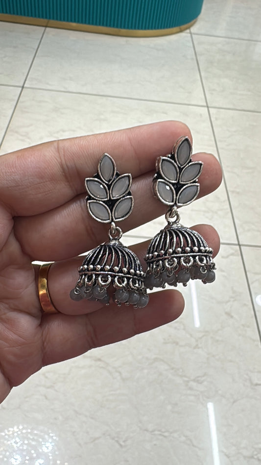Kundan jhumkas