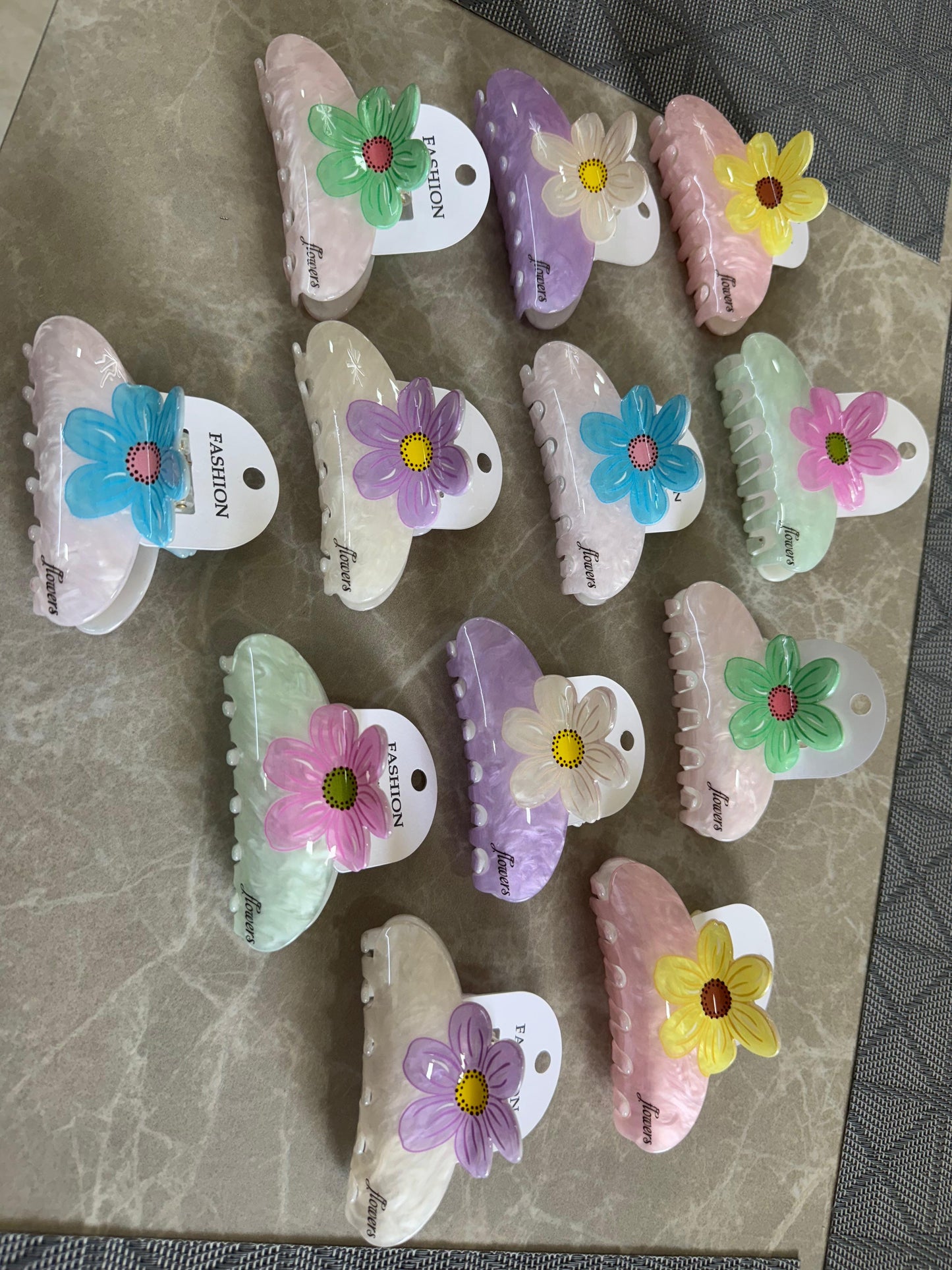 Flower glossy claws big