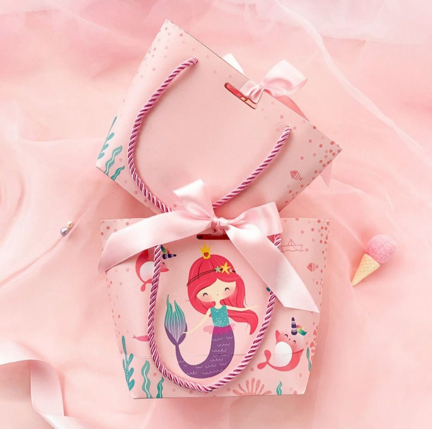 Themed goods bag