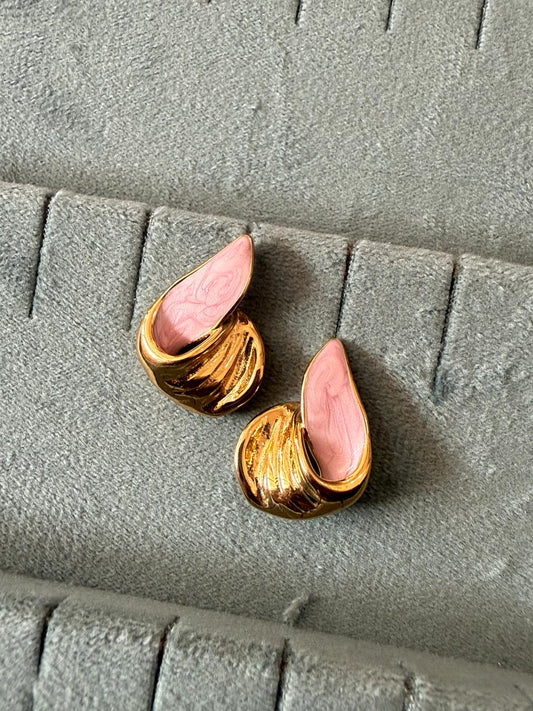 Enamel pink studs