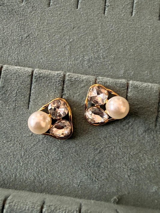 Stone pearl studs