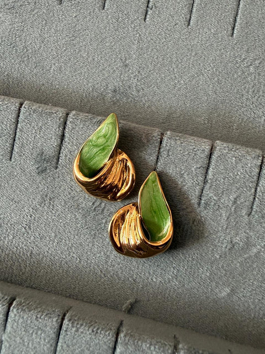 Enamel green studs