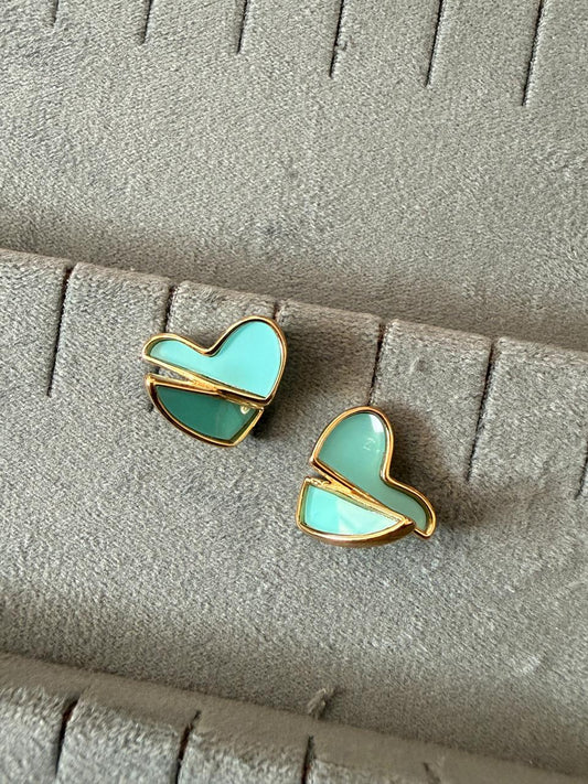 Enamel heart ear studs