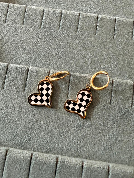 Mini heart ear hoops