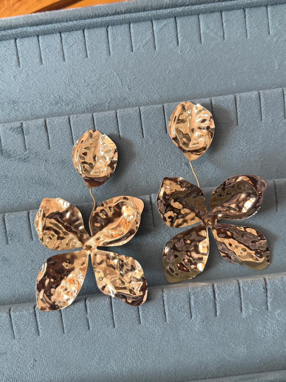 Hammered metal flower earrings