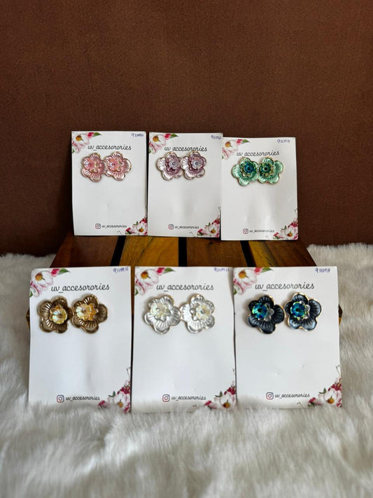 Flower enamel studs