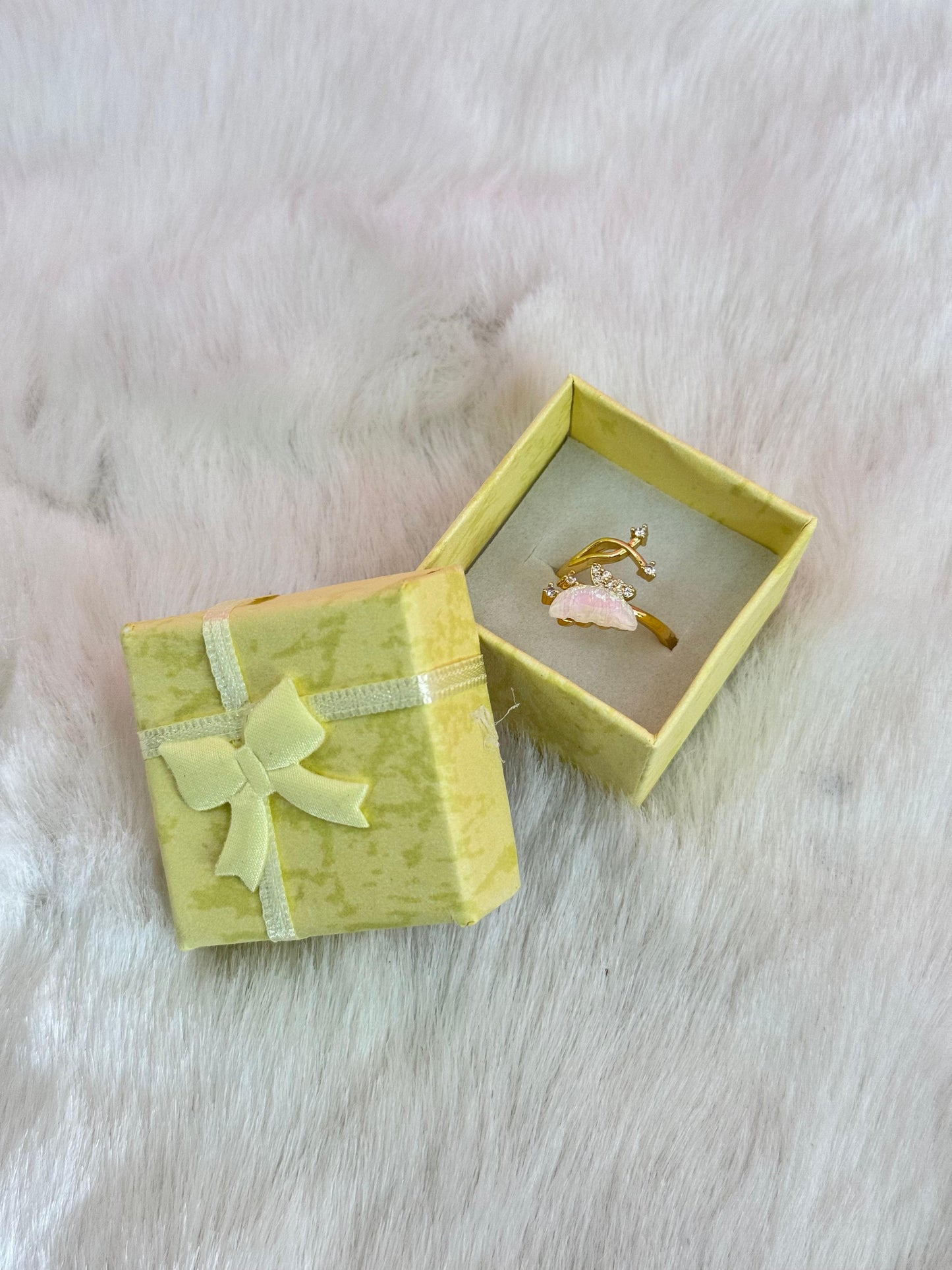 Exclusive flower ring