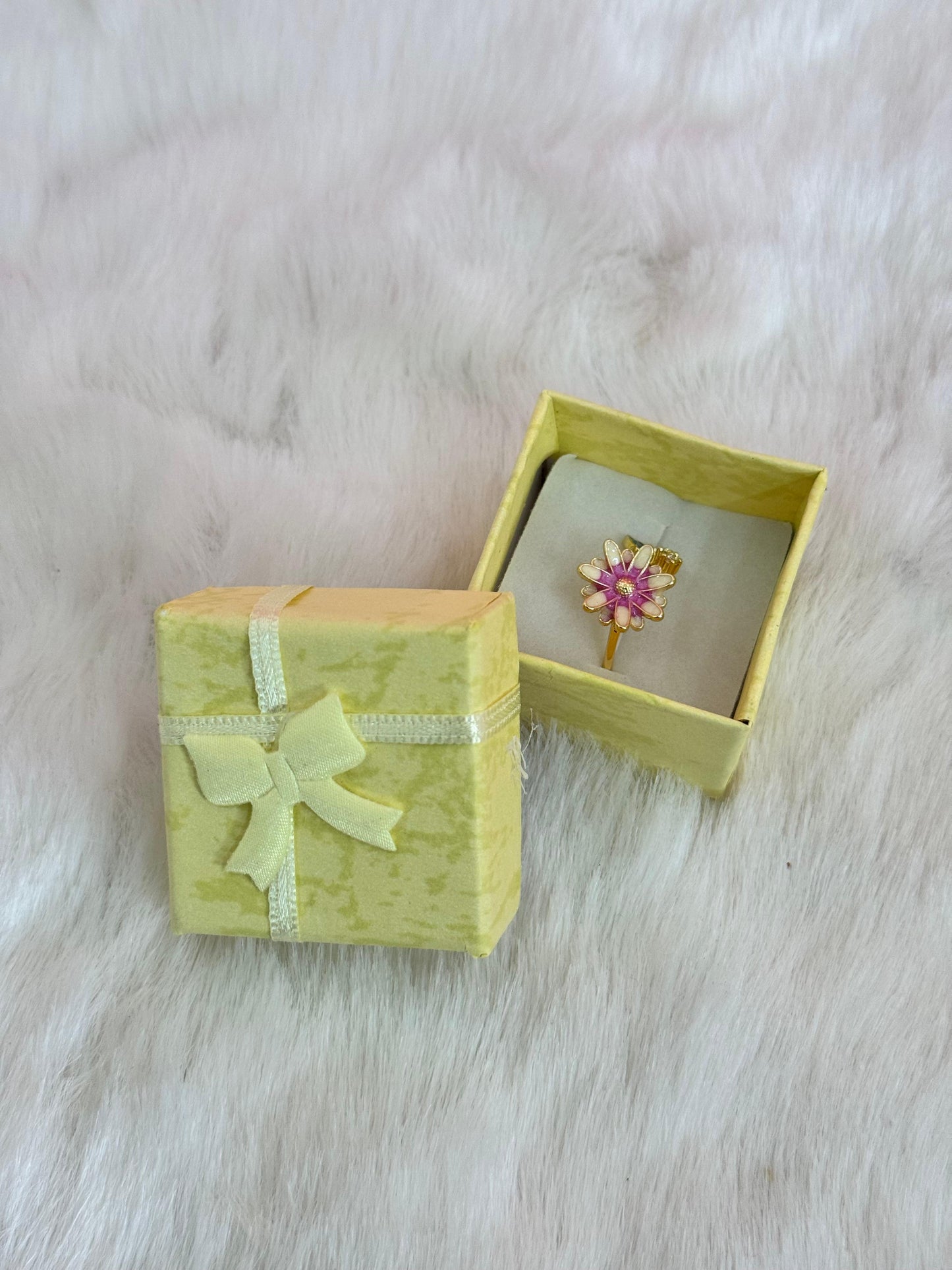 Exclusive flower ring