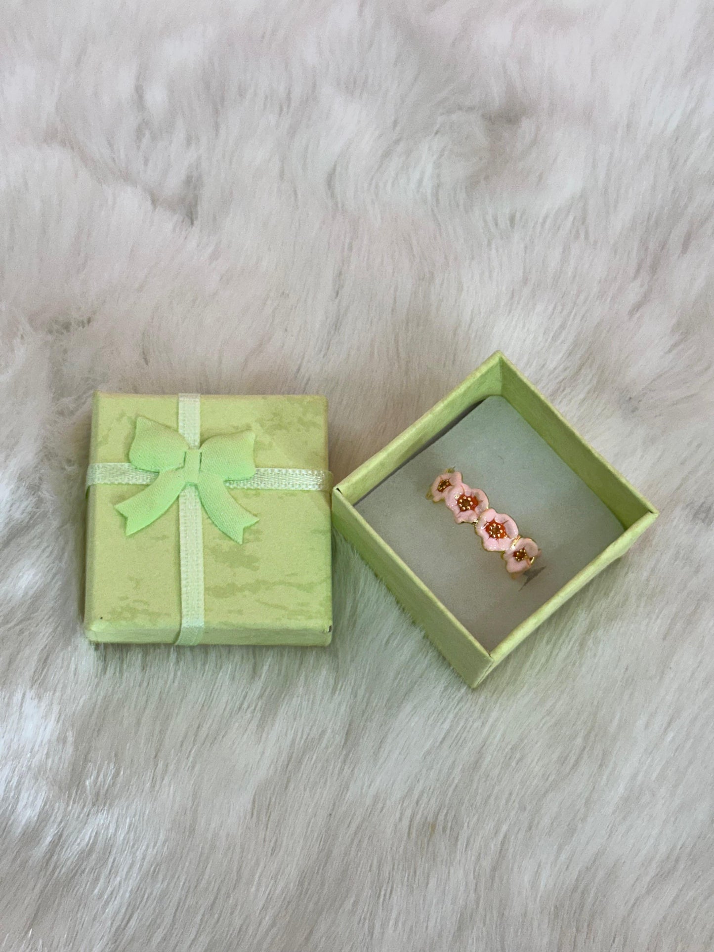 Exclusive flower ring